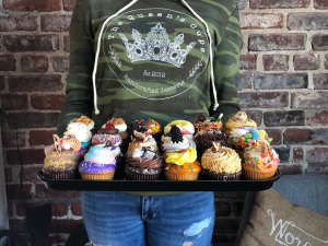 Read more about the article Discover Pupcakes . . . Where Dog Treats and Cupcakes Meet at The Queen’s Cups